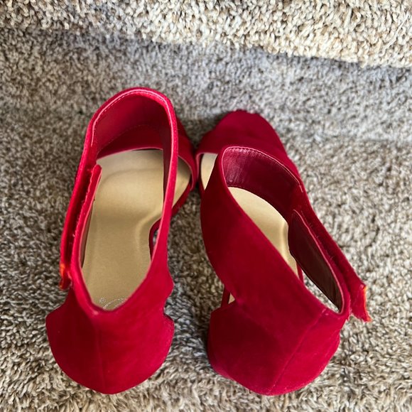 Non-Branded Women's Red Velvet Ankle Strap Heels - Picture 4 of 13